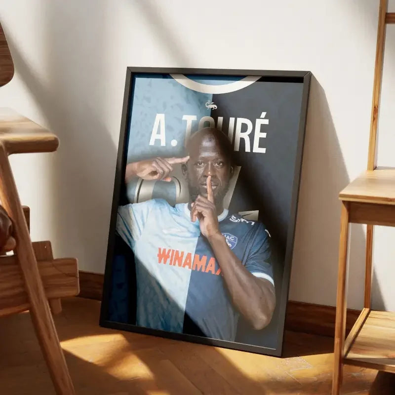 Cadre Abdoulaye Touré - Le Havre | Le Milieu de Terrain Déterminé – Affiche encadrée personnalisée - Cadre Perso