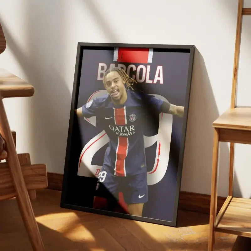 Cadre Barcola Célébration "Charo" PSG - Moment Iconique – Affiche encadrée personnalisée - Cadre Perso