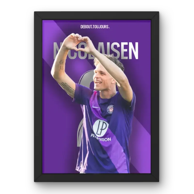 Cadre Rasmus Nicolaisen - Toulouse FC | Dévouement en Violet et Blanc – Affiche encadrée personnalisée - Cadre Perso