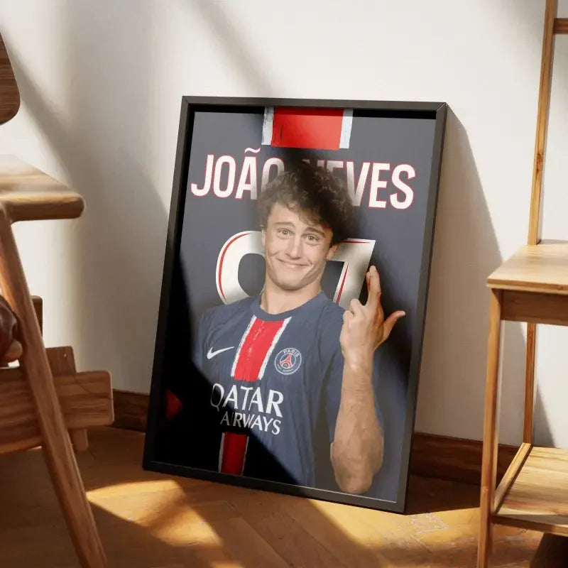 João Neves - Le Nouveau Talent du PSG – Affiche encadrée personnalisée - Cadre Perso